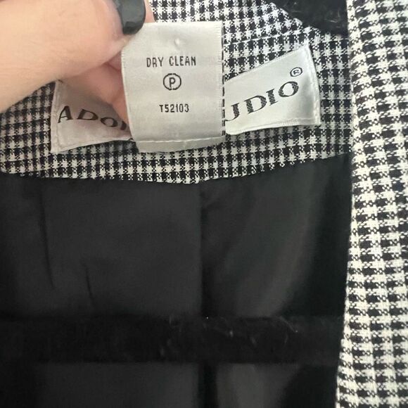 Adolfo Studio Womens  Notch Lapel Single Breasted  Checked Gray Blazer Size 10 - Picture 9 of 10